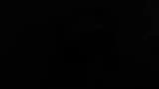 حمراء مقيدة ومعصوبة العينين لممارسة الجنس الشرجي في الخارج