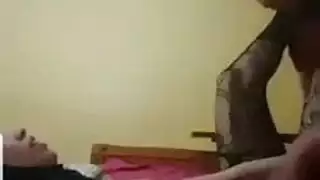 بنات سن الستاشر سنه تتناك معي صبي عنده خمستاشر سنه