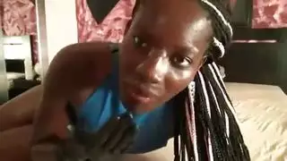 اللاتكس الأزرق المبهر وإنهاء بالقذف داخلها