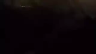 امرأة ممتلئة الجسم بجوارب سوداء تطالب بمشهد بورنو ثلاثي صريح