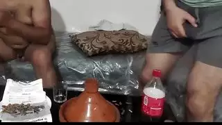 فتاة المكتب المصرية الفاجرة تبلع السائل المنوي من أجل راتب أكبر