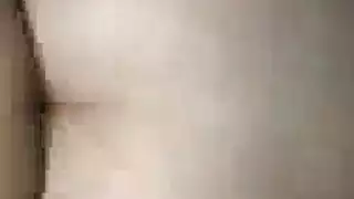 سحاق بنات بنات في غرفة تغيير الملابس