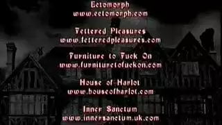 رجل يضرب العشره لوحده