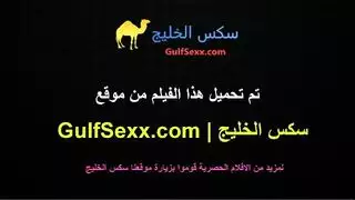 أم تتجسس علي ابنها في الحمام مترجم