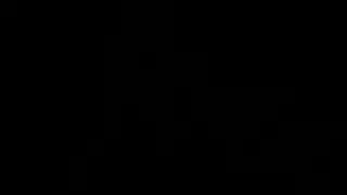 مراهقة ساخنة تمارس الجنس بخشونة بالكعب العالي، كسها الرطب المحلوق معروض