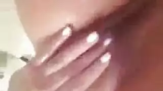 حفلة جنس جماعي في حمام عام: الفتيات تُنكحن بقوة بعد التدليك