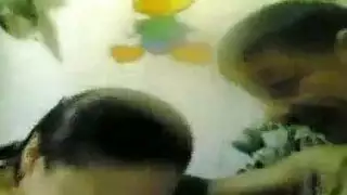 منحنيات نارية وثدي كبيرة في مشهد إباحي صريح