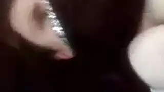 سكس سيارات: بدوية تأخذ زب قاسي