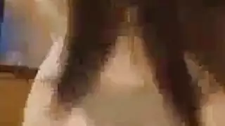 هوس سحاقي بحزام: جنس قاس على الأريكة