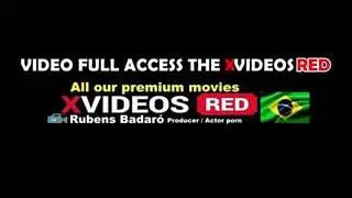 سكس جامح بين الأعراق: سمراء تخضع لفحل أسود في الحمام