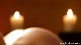 العاهرة الشقراء تحصل على قضيب صلب في فرجها العصير