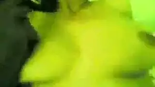 ونزول ماء الكس فجاه وهي تتناك وتصرخ