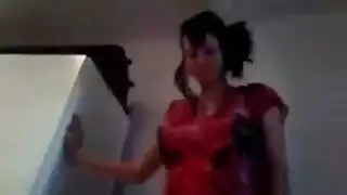 إغواء الصندل الأحمر: فرنسية تمارس سحاق مثلي جنسي صريح