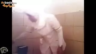 عامل البيتزا ينيك الزبونه بكاميرا مخفيه